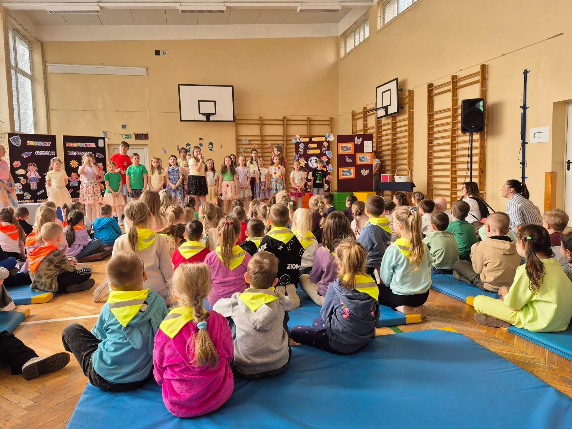 W naszej szkole zrobiło się prawdziwie wiosennie! 🌸
